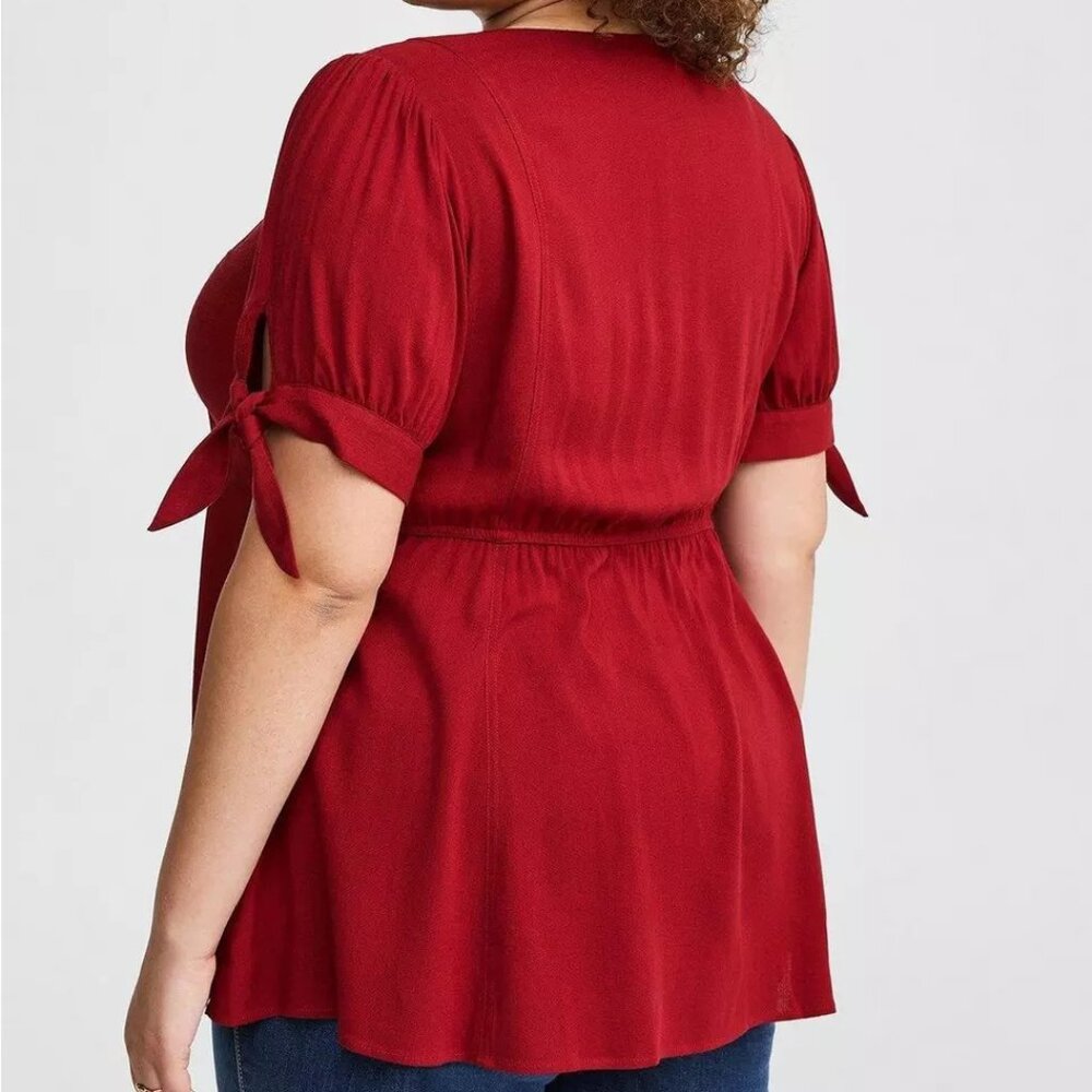 NWT Torrid Red Flowy Fit & Flare Tie Sleeve V-Neck Button Up Blouse Sz 1X - Picture 2 of 6